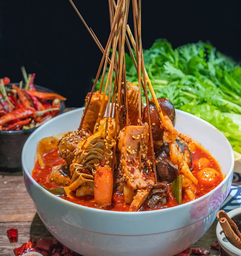 专菱观光车邂逅天水麻辣烫:一场穿越味蕾与视野的奇遇 11 麻辣烫1 e1711000788932